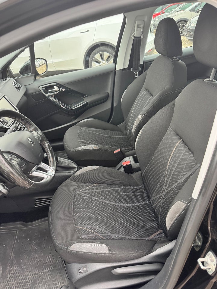 Peugeot 208 1,6 e-HDi 92 Active 5d