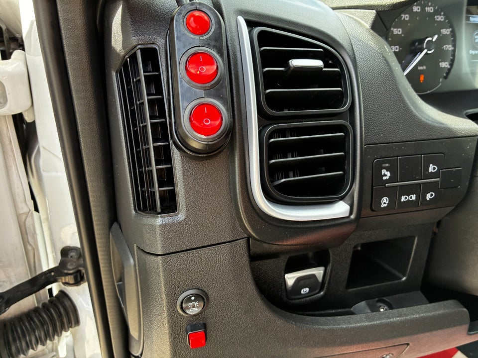 Peugeot Boxer 335 2,2 BlueHDi 180 L2H2 Premium EAT8