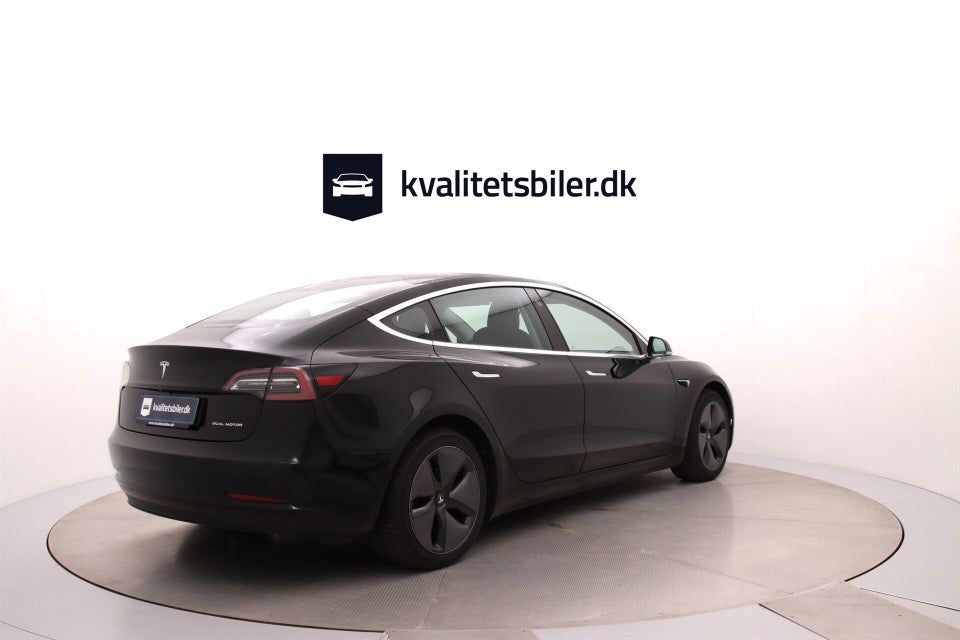 Tesla Model 3 Long Range AWD 4d