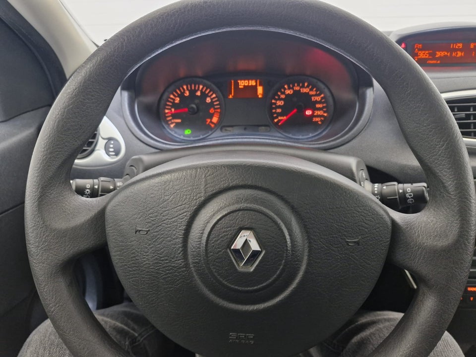 Renault Clio III 1,2 16V Authentique Sport Tourer 5d