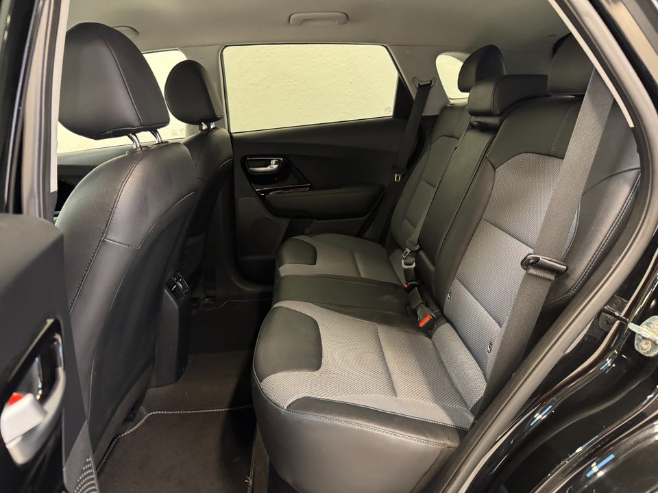 Kia Niro 64 EV Prestige 5d