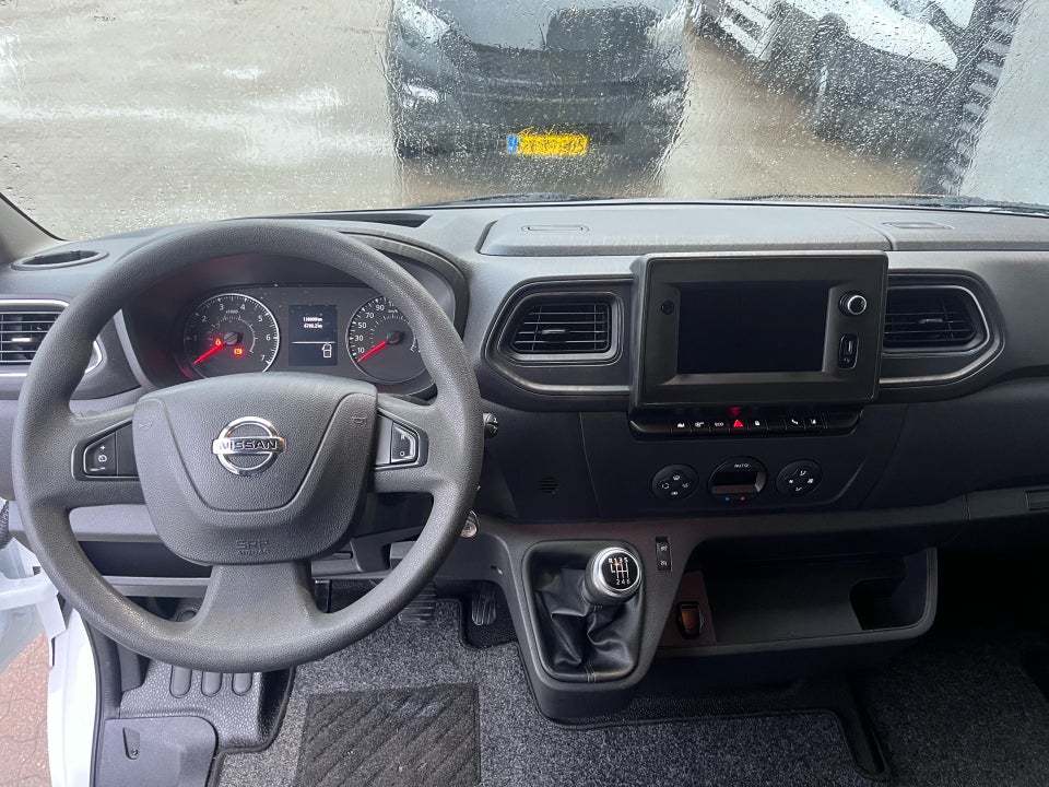 Nissan NV400 2,3 dCi 150 L2H2 Kassevogn