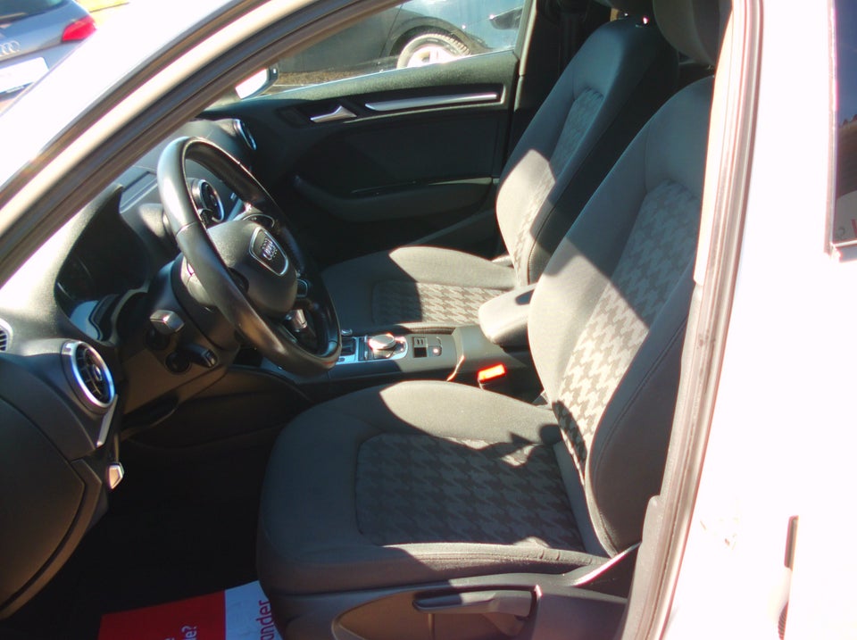 Audi A3 1,4 TFSi 125 Ambition Sportback S-tr. 5d