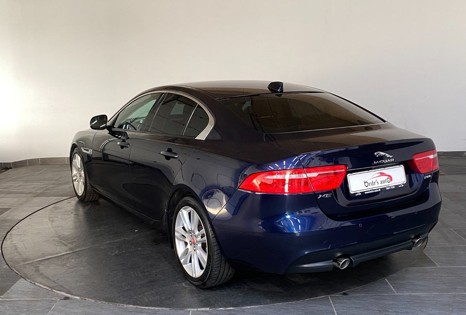 Jaguar XE 2,0 P200 Pure aut. 4d