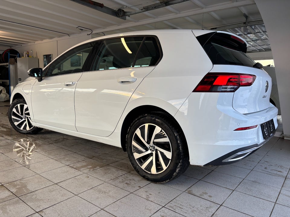 VW Golf VIII 1,4 eHybrid DSG 5d