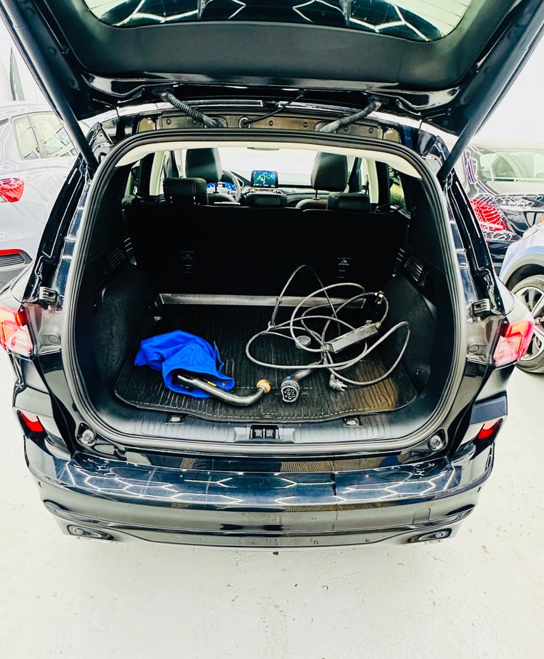 Ford Kuga 2,5 PHEV Vignale CVT 5d