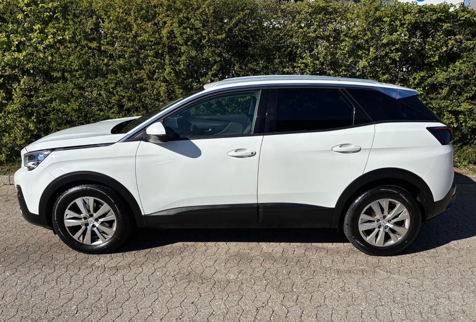 Peugeot 3008 1,2 e-THP 130 Allure 5d