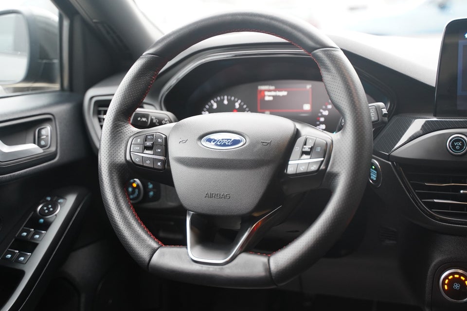 Ford Focus 1,0 EcoBoost ST-Line 5d