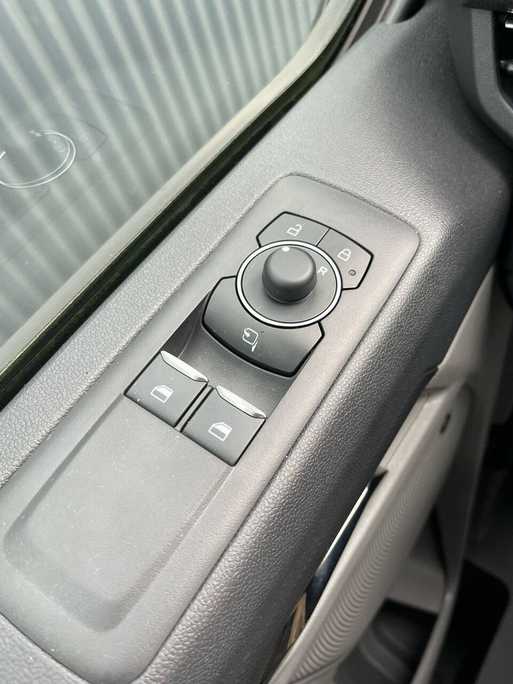 Ford Transit Custom 300 L2 2,0 EcoBlue Limited aut.