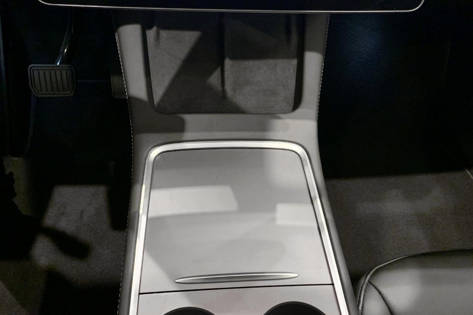 Tesla Model Y Long Range AWD 5d