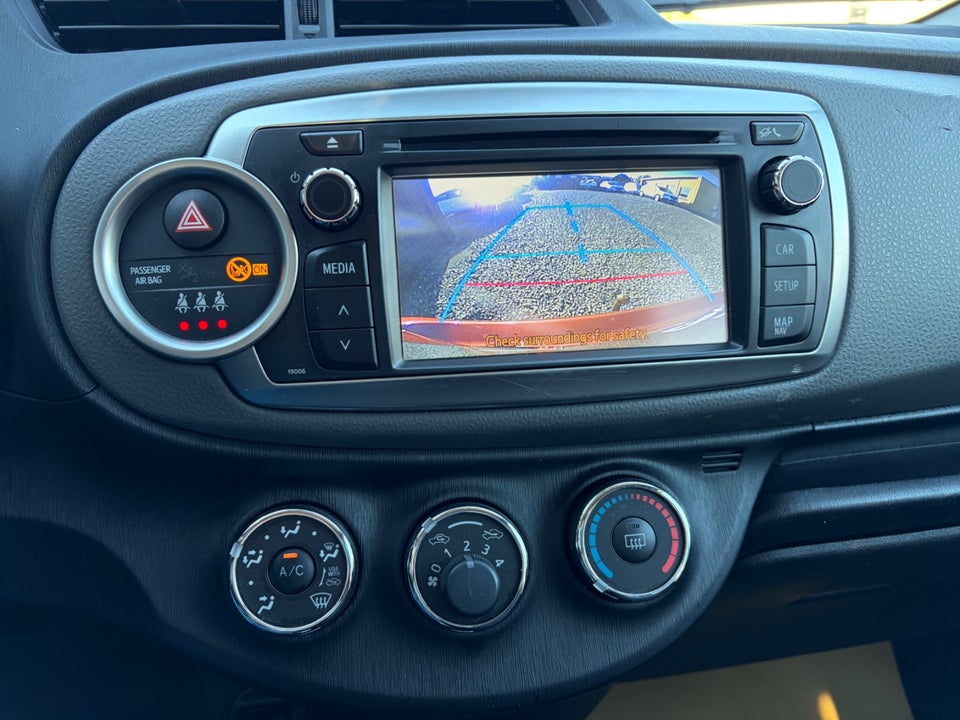 Toyota Yaris 1,3 VVT-i T2 Style 5d