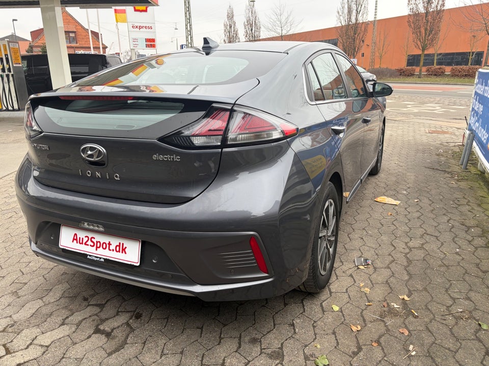 Hyundai Ioniq 40 EV Premium 5d