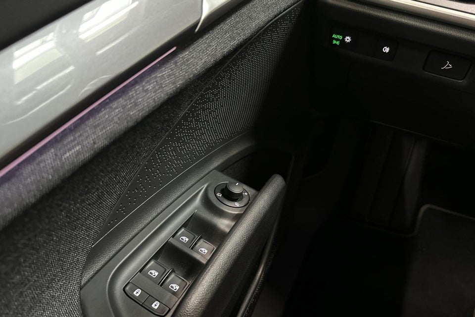 Skoda Elroq 60 iV Loft 5d