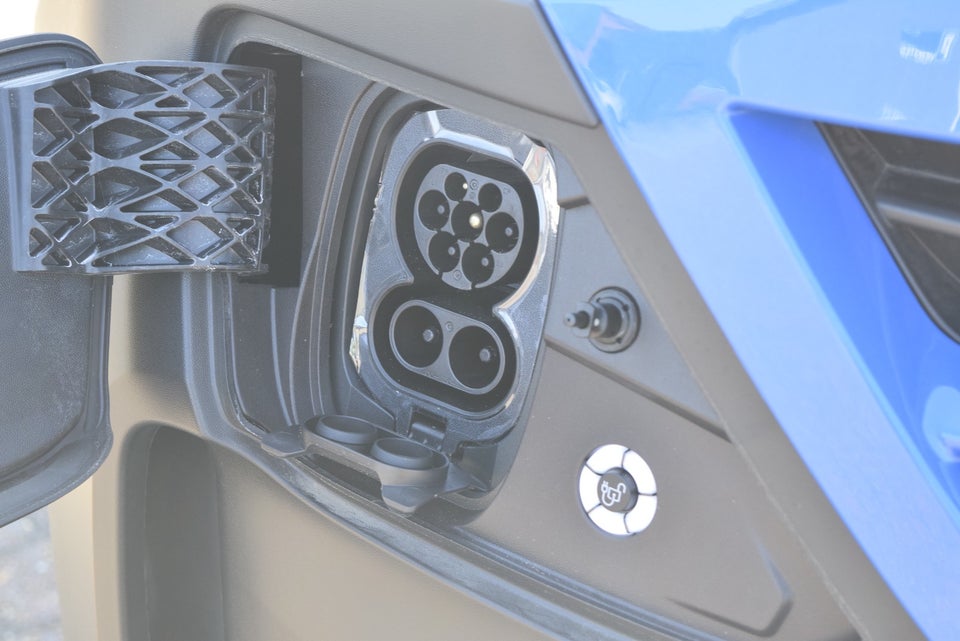 VW e-Caravelle 64 Basis SWB