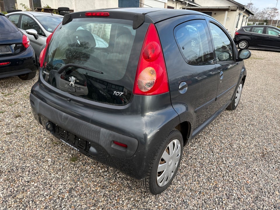 Peugeot 107 1,0 Urban 5d