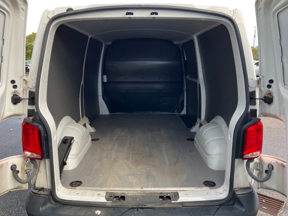 VW Transporter 2,0 TDi 204 Kassevogn DSG lang