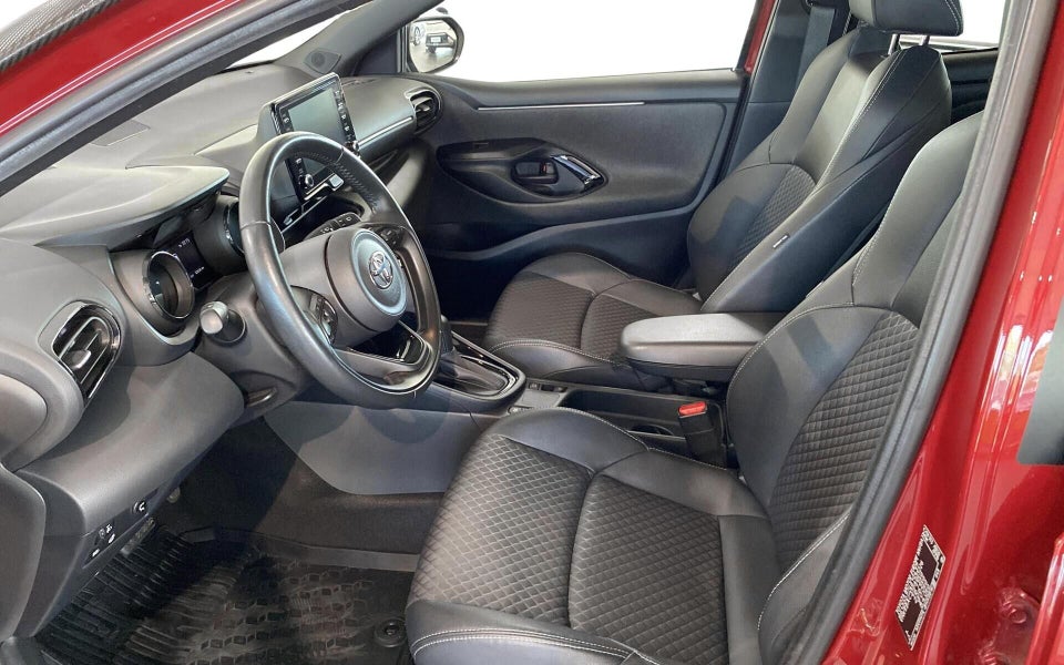 Toyota Yaris 1,5 Hybrid H3 Style e-CVT 5d