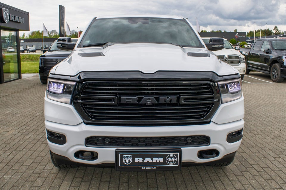 Dodge RAM 1500 5,7 V8 Hemi Laramie Night aut. 4d