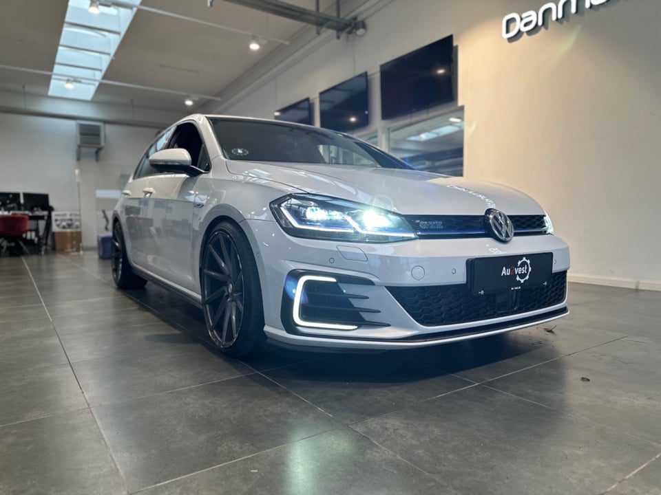 VW Golf VII 1,4 GTE DSG 5d