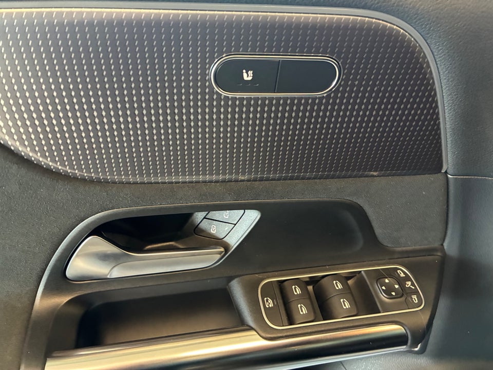 Mercedes EQA300 AMG Line 4Matic 5d