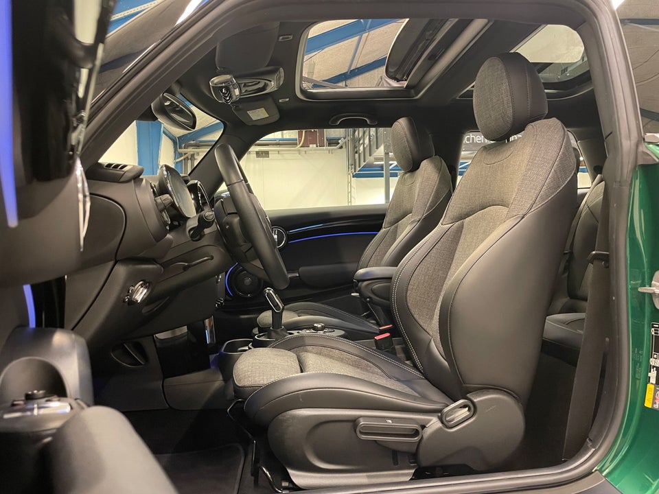 MINI Cooper SE Classic Trim 3d