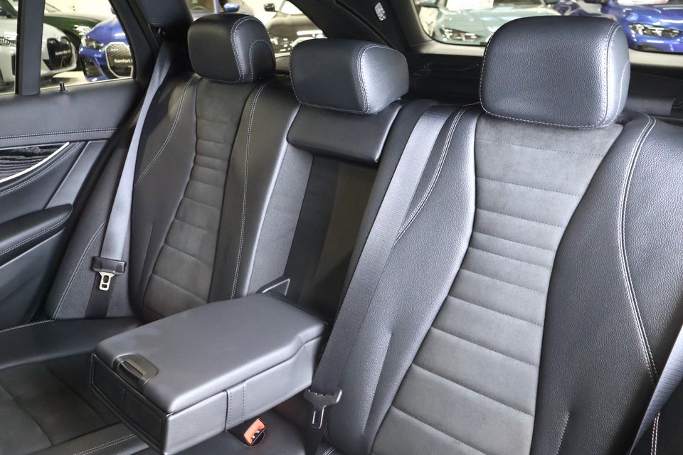 Mercedes E300 de 2,0 AMG Line stc. aut. 4Matic 5d