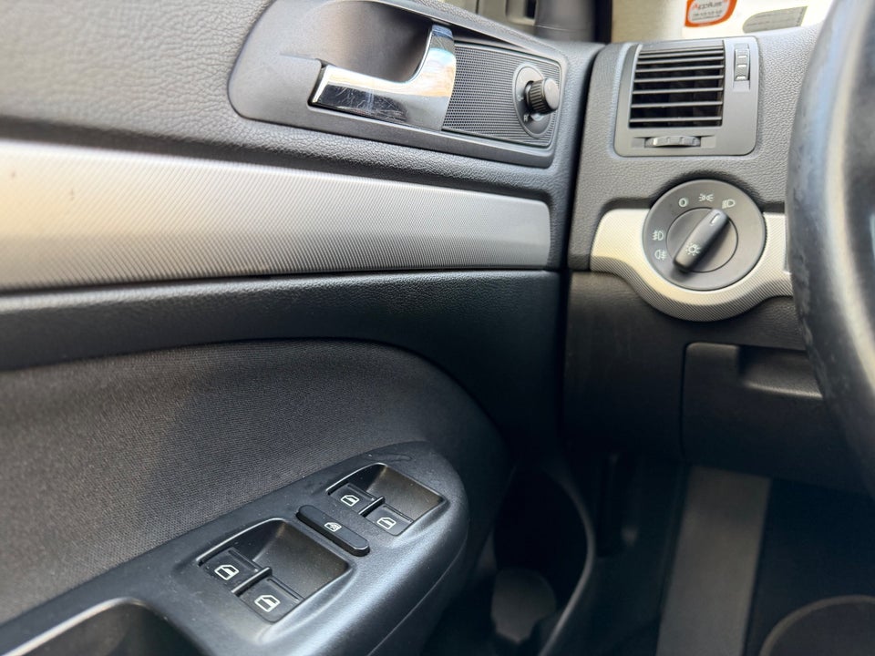 Skoda Octavia 1,6 TDi 105 Elegance DSG 5d