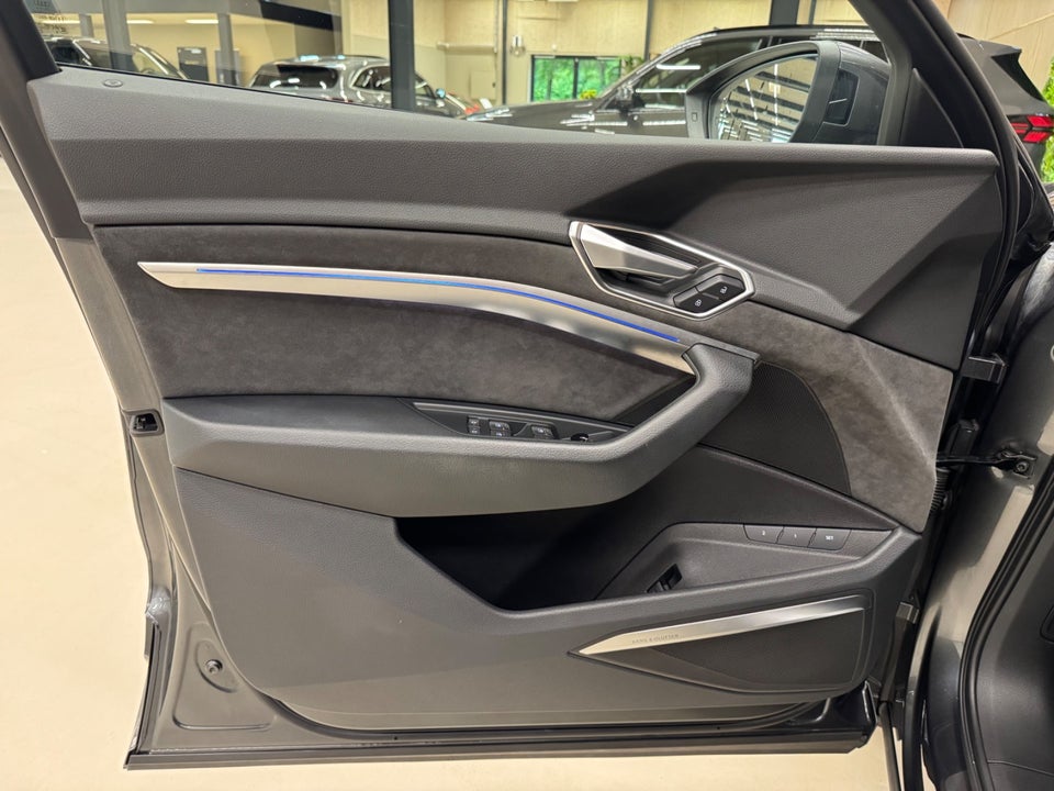 Audi e-tron 55 S-line Sportback quattro 5d