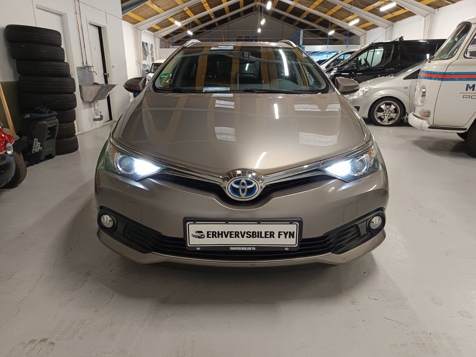 Toyota Auris 1,8 Hybrid H2 Comfort Touring Sports CVT Van 5d