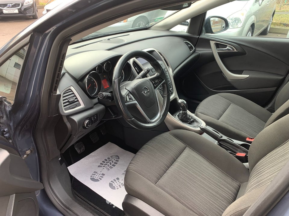 Opel Astra 1,6 Enjoy 5d