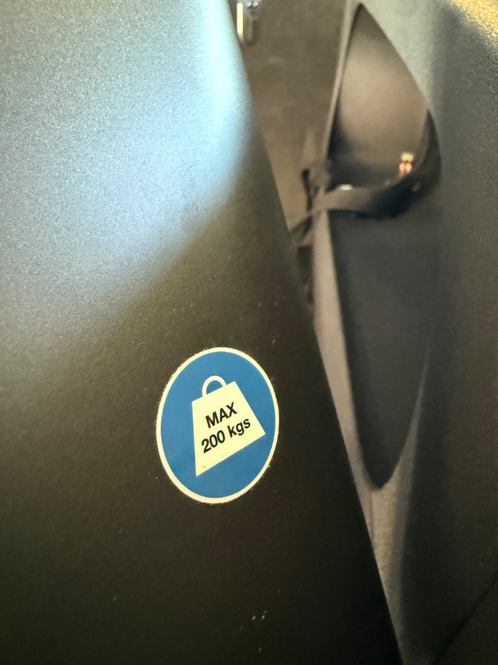 VW Caddy 1,6 TDi 102 Trendline DSG 4d