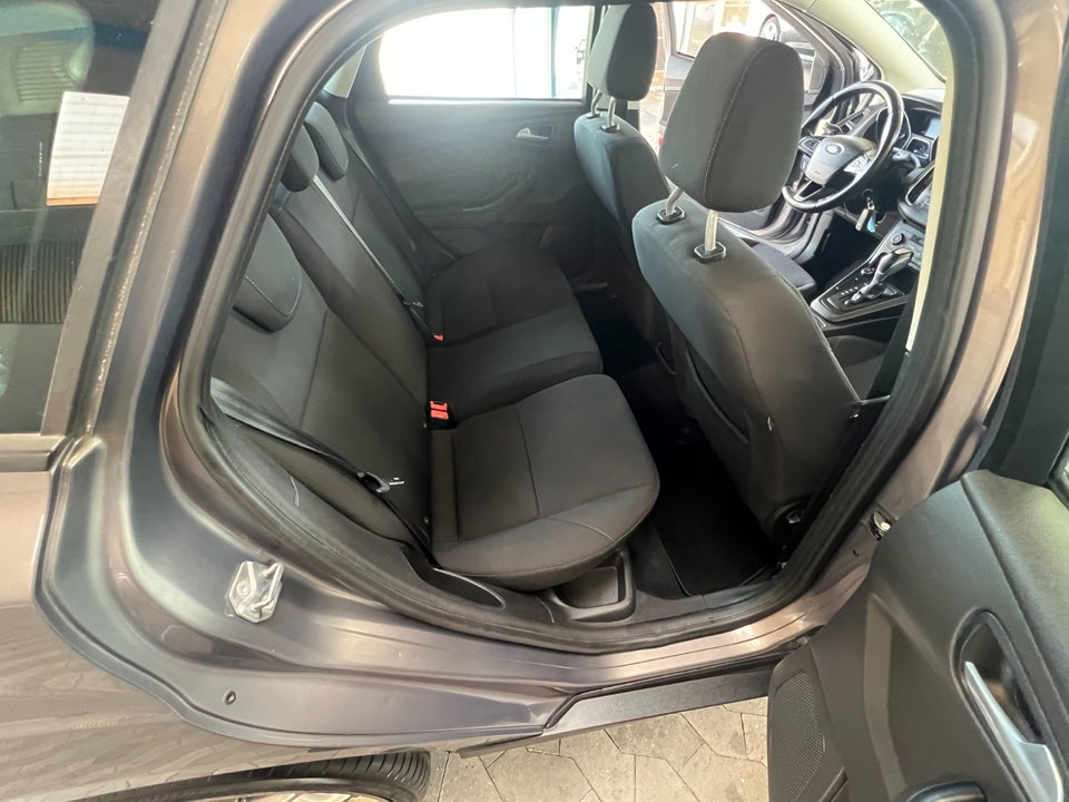 Ford Focus 1,0 SCTi 125 Business stc. aut. 5d