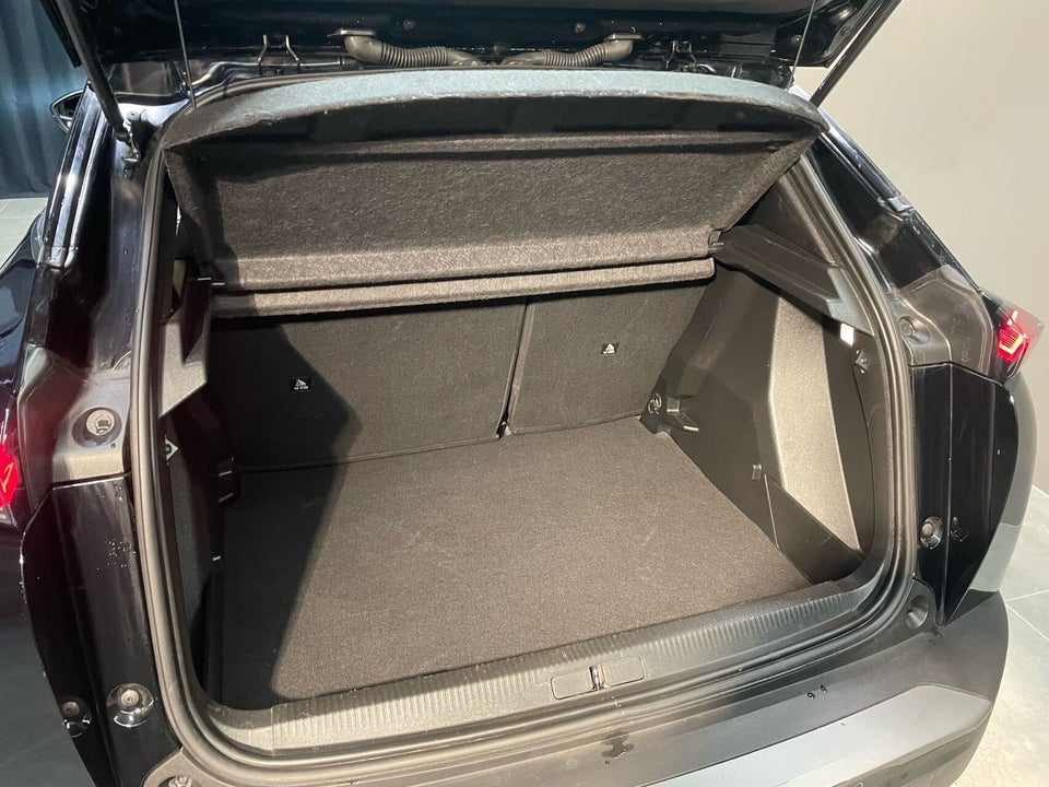 Peugeot 2008 1,2 PureTech 100 Black Limited 5d