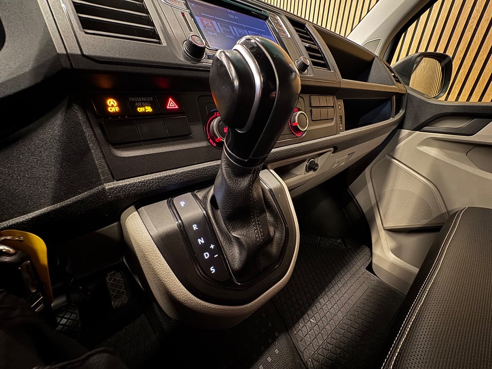 VW Transporter 2,0 TDi 150 Kassevogn DSG lang