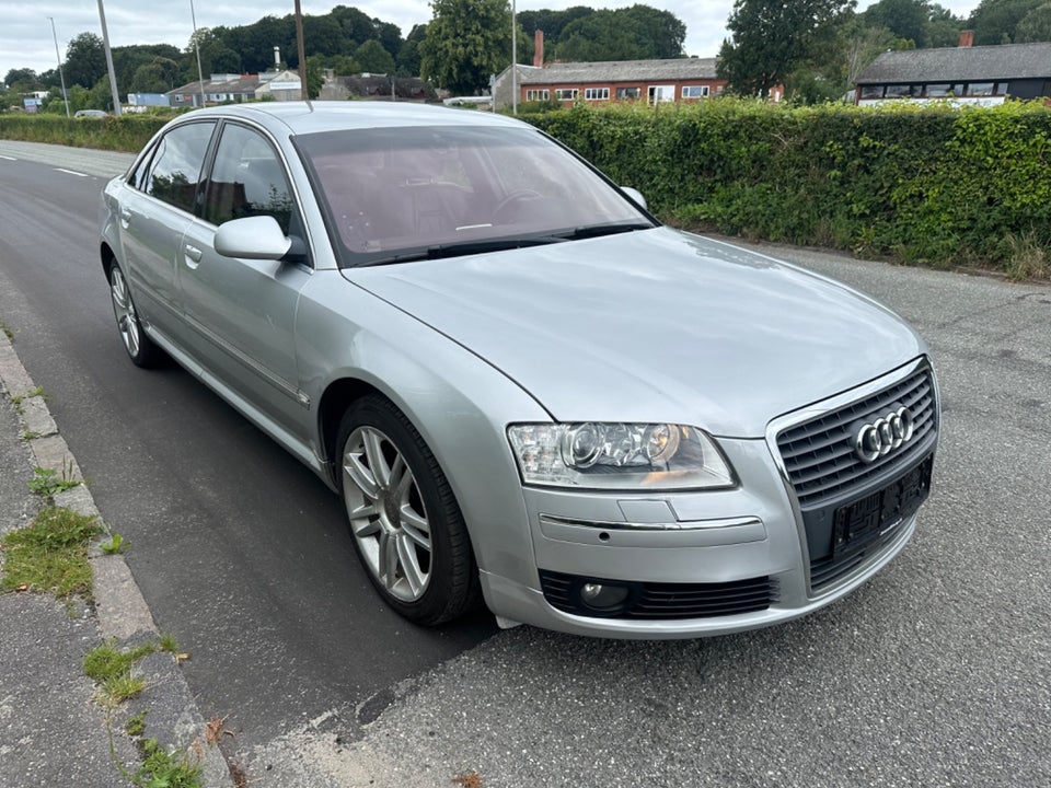 Audi A8 4,2 quattro Tiptr. lang 4d