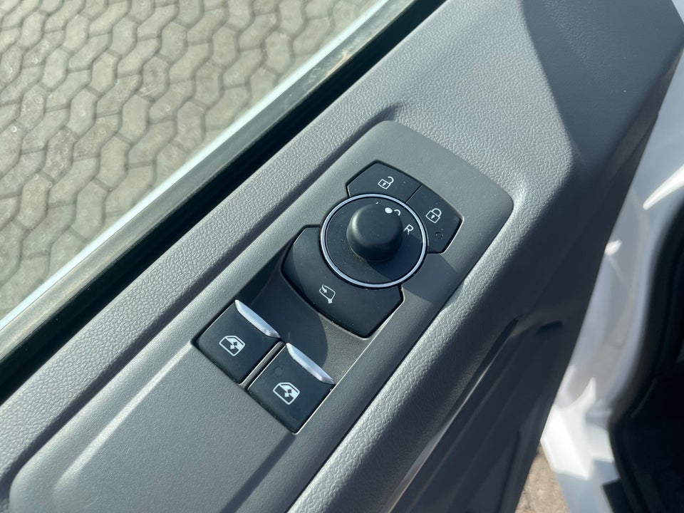 VW Transporter 2,0 TDi 150 Comfort Kassevogn aut. LWB