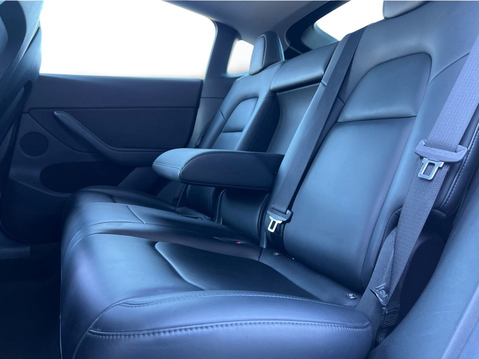 Tesla Model Y Long Range AWD 5d