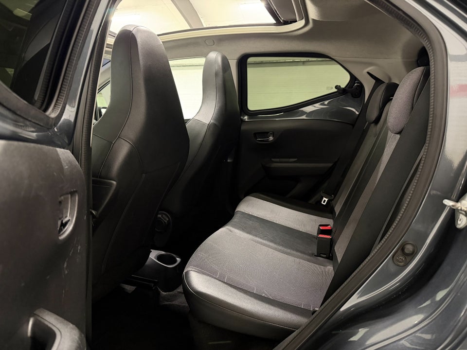 Toyota Aygo 1,0 VVT-i x-wave Sky 5d