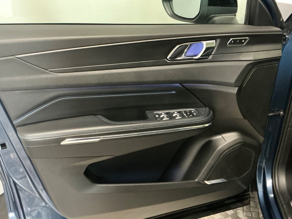 Lynk & Co 01 1,5 PHEV 5d