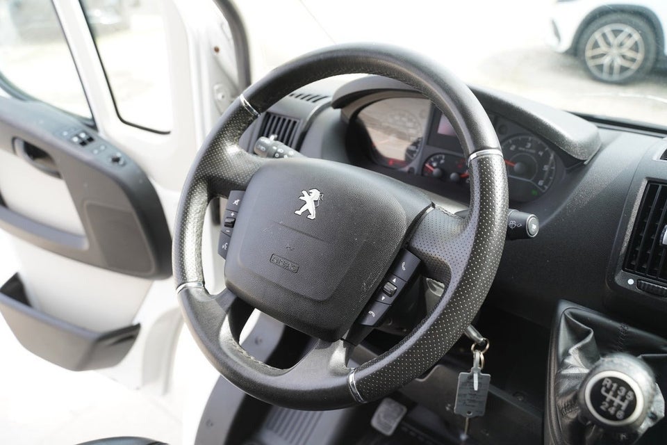 Peugeot Boxer 335 2,2 BlueHDi 165 L3H2 Premium