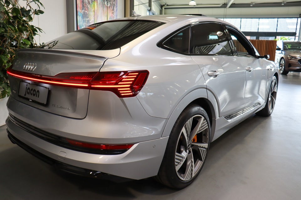 Audi e-tron 55 S-line Sportback quattro 5d