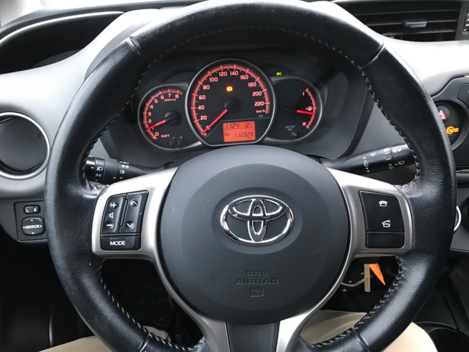 Toyota Yaris 1,0 VVT-i T2 5d