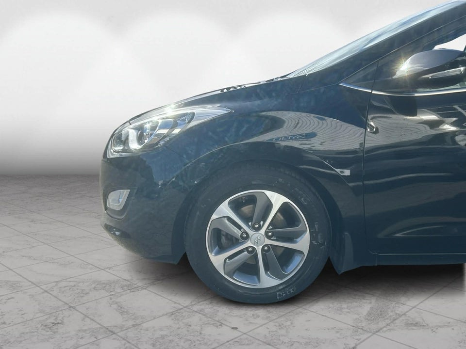 Hyundai i30 1,6 CRDi 110 EM-Edition 5d