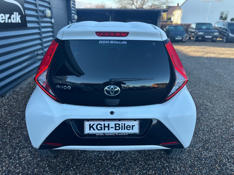 Toyota Aygo 1,0 VVT-i x-press x-shift 5d