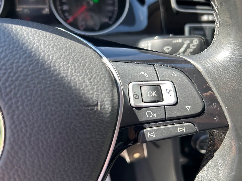 VW Golf VII 1,6 TDi 110 Allstar DSG Van 5d