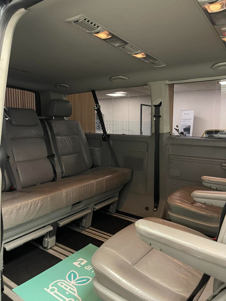 VW Caravelle 2,5 TDi 130 Comfortline aut. lang 4d