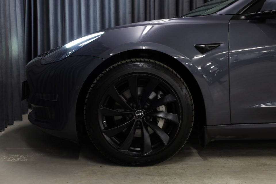 Tesla Model 3 Long Range AWD 4d