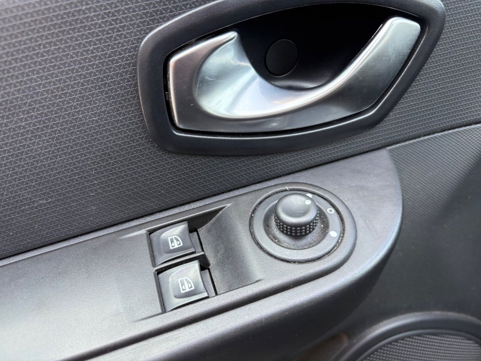 Renault Clio IV 1,5 dCi 75 Expression Sport Tourer 5d