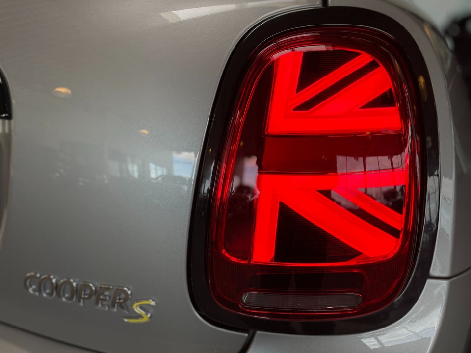 MINI Cooper SE Maximise 3d