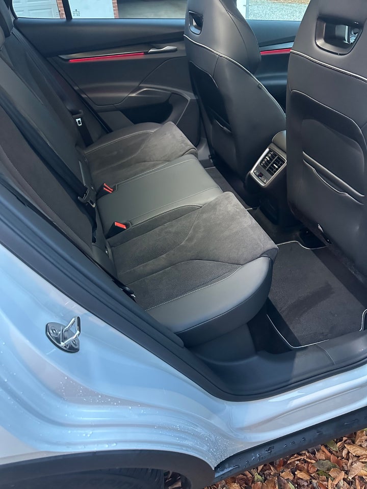 Skoda Elroq 60 iV Sportline 5d